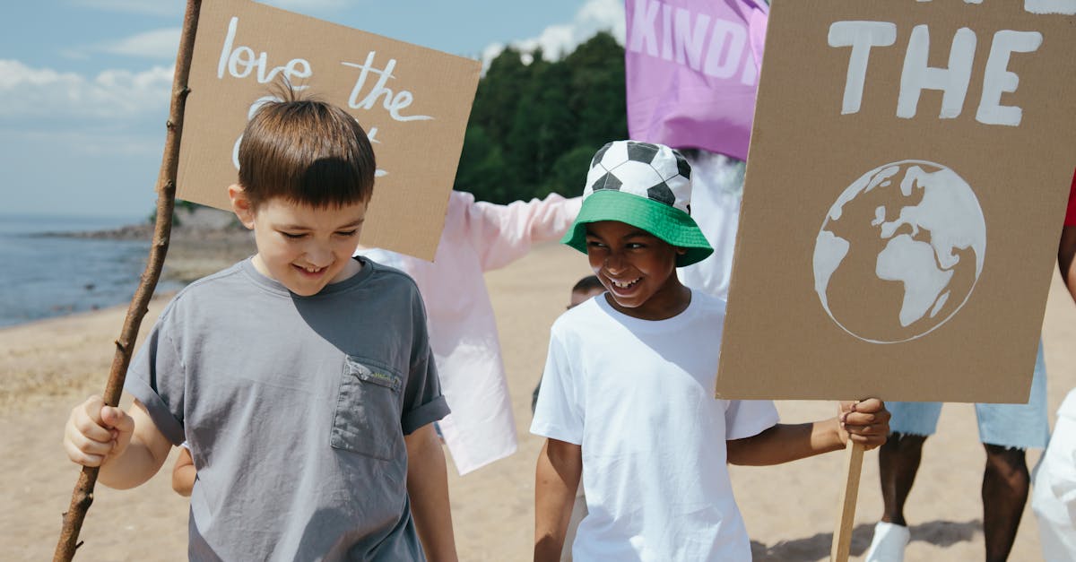 découvrez comment les jeunes s'engagent activement pour le climat et contribuent à un avenir durable à travers des initiatives innovantes et des actions concrètes.