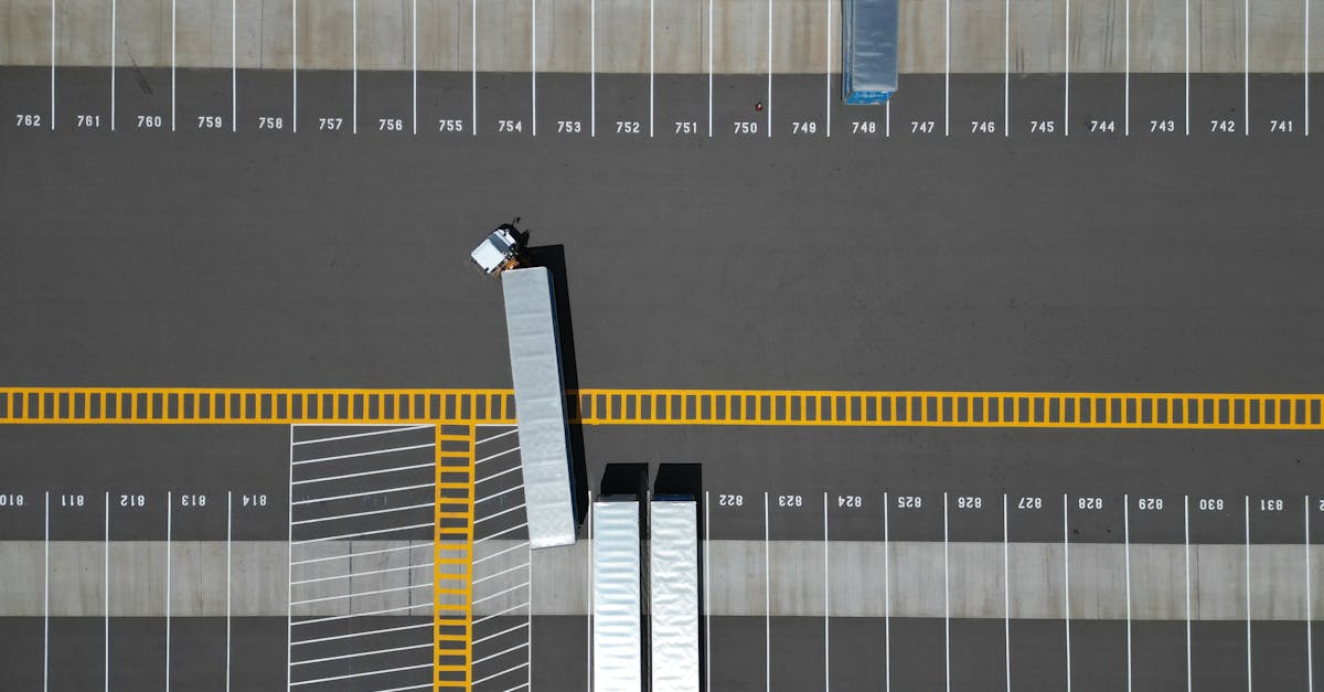 découvrez comment l'adaptation des infrastructures de transport répond aux défis climatiques et améliore la résilience des réseaux pour un avenir durable.