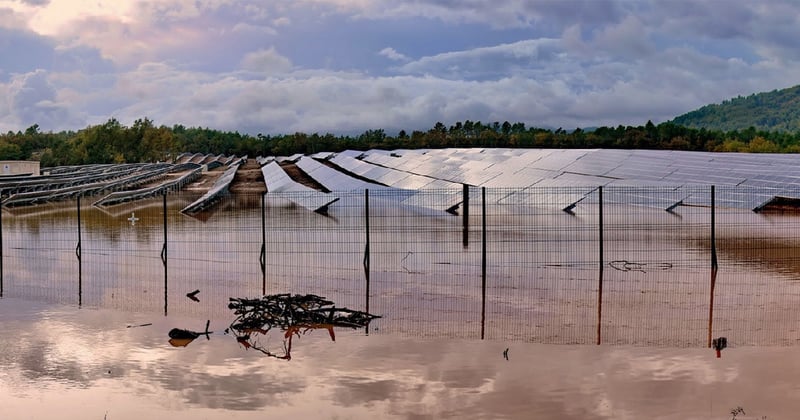Comment stocker l'énergie solaire en surplus à domicile : le guide