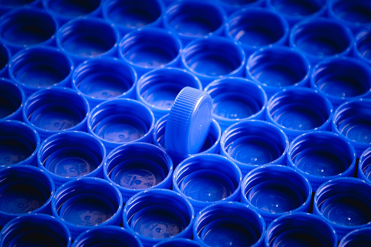 Recyclage plastique maison : astuces et méthodes efficaces pour réduire ses déchets chez soi