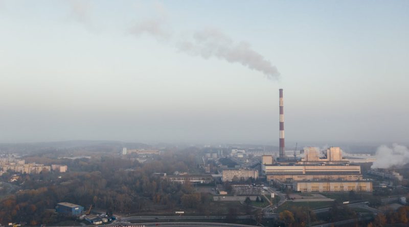 découvrez les réglementations sur les émissions de co2 qui visent à réduire l'impact environnemental des activités humaines. informez-vous sur les normes, les objectifs de réduction et les implications pour les entreprises et les citoyens.