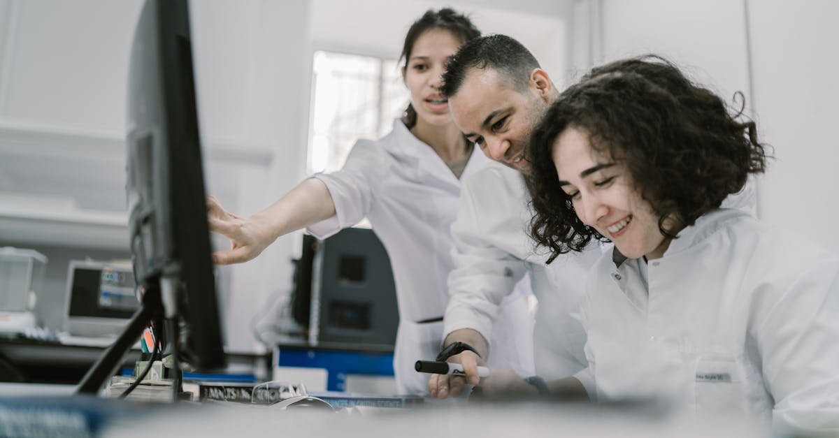 découvrez notre sélection élégante de blouses blanches, idéales pour les professionnels de la santé, les étudiants en médecine ou tout passionné de sciences. alliez confort et style avec nos modèles de qualité supérieure, conçus pour répondre à vos besoins au quotidien.