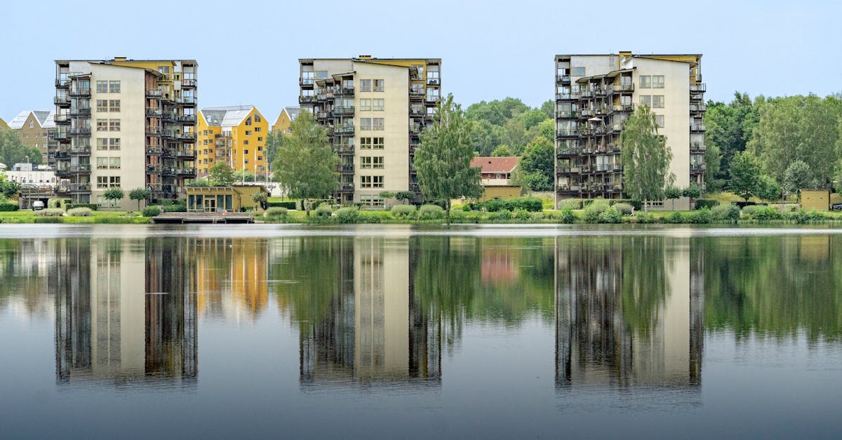 découvrez les politiques de logement : enjeux, stratégies et solutions pour garantir un accès équitable à un logement de qualité pour tous. analyse des initiatives gouvernementales et des impacts sur la société.