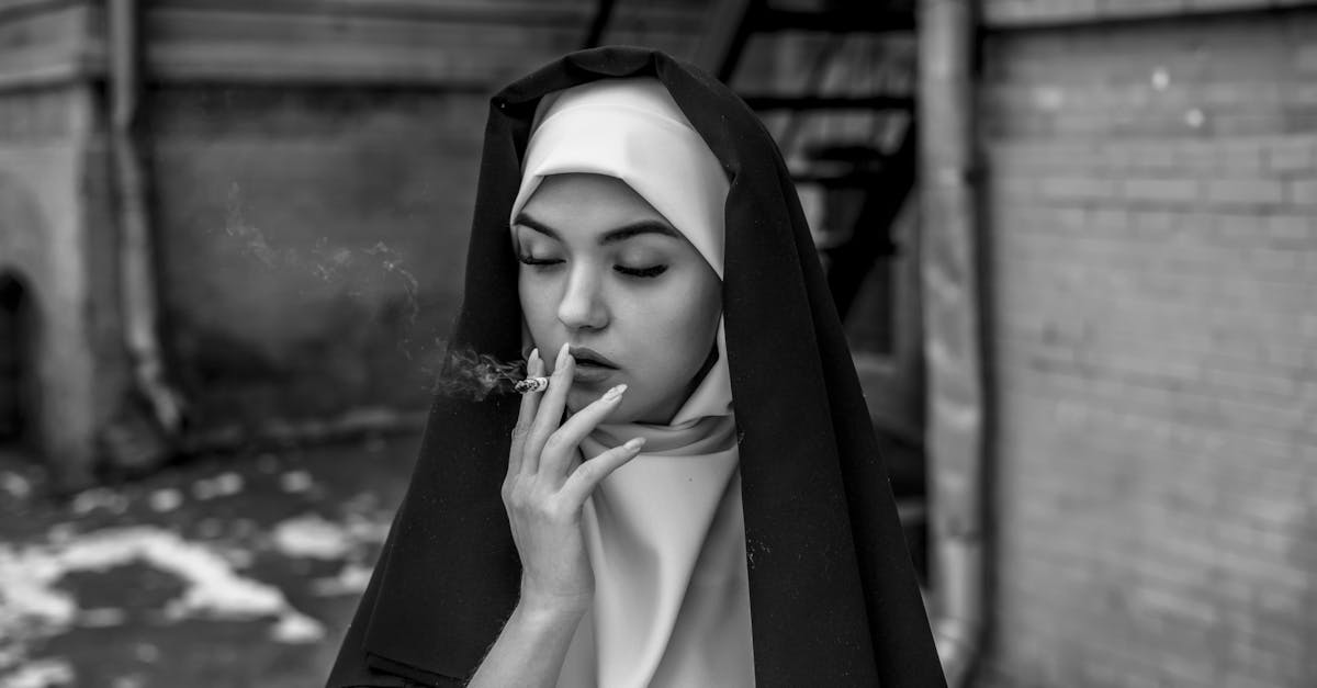 découvrez notre sélection de vêtements tendance et élégants pour tous les styles et toutes les occasions. explorez des habits qui allient confort et esthétique, parfaits pour exprimer votre personnalité.