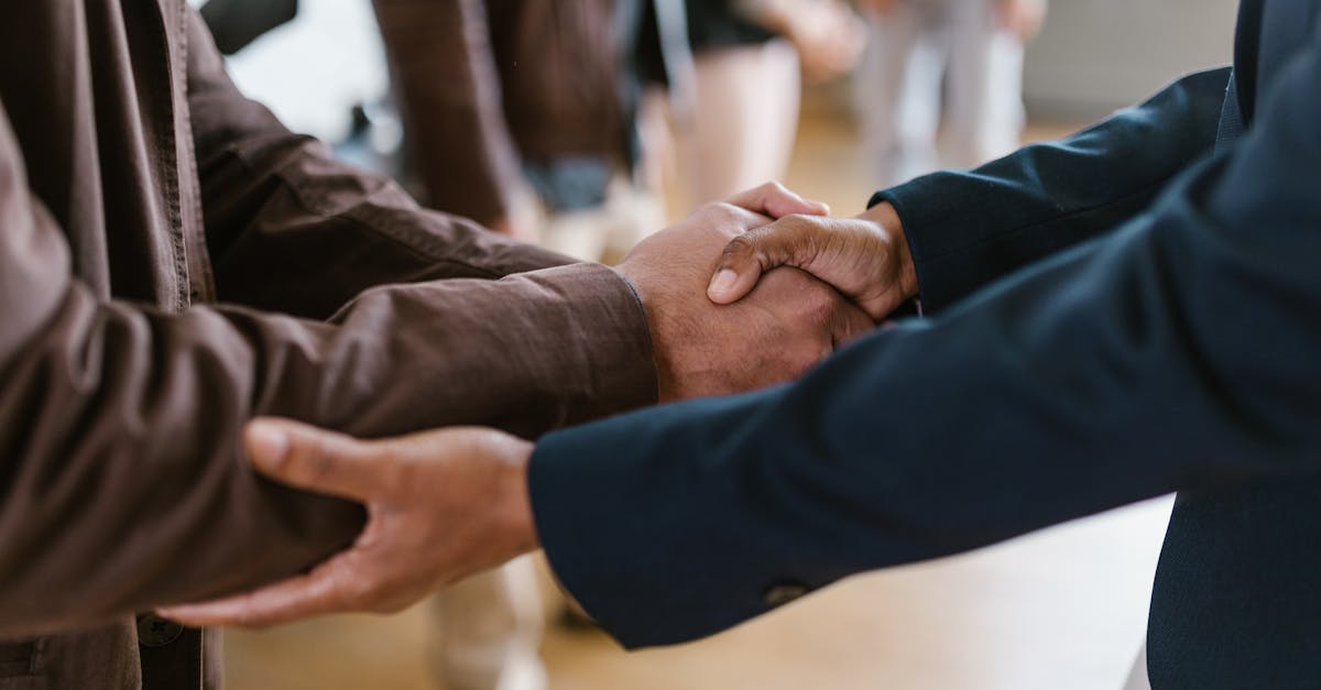 découvrez comment établir des partenariats fructueux pour stimuler la croissance de votre entreprise. apprenez les meilleures pratiques et stratégies pour forger des alliances stratégiques qui peuvent maximiser vos opportunités commerciales.