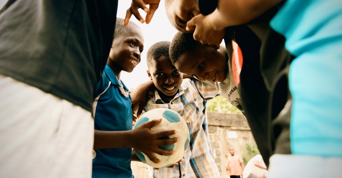 découvrez l'importance de l'engagement communautaire pour renforcer les liens sociaux, favoriser la participation citoyenne et créer un impact positif au sein des collectivités. explorez des stratégies et des initiatives inspirantes pour mobiliser les citoyens et construire ensemble un avenir meilleur.