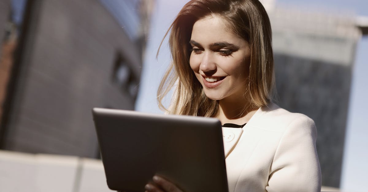 découvrez l'univers des smart cities, où technologie et innovation se conjuguent pour améliorer la qualité de vie des citoyens. apprenez comment ces villes intelligentes utilisent des solutions durables pour optimiser les services urbains, réduire l'empreinte carbone et favoriser une communauté connectée.