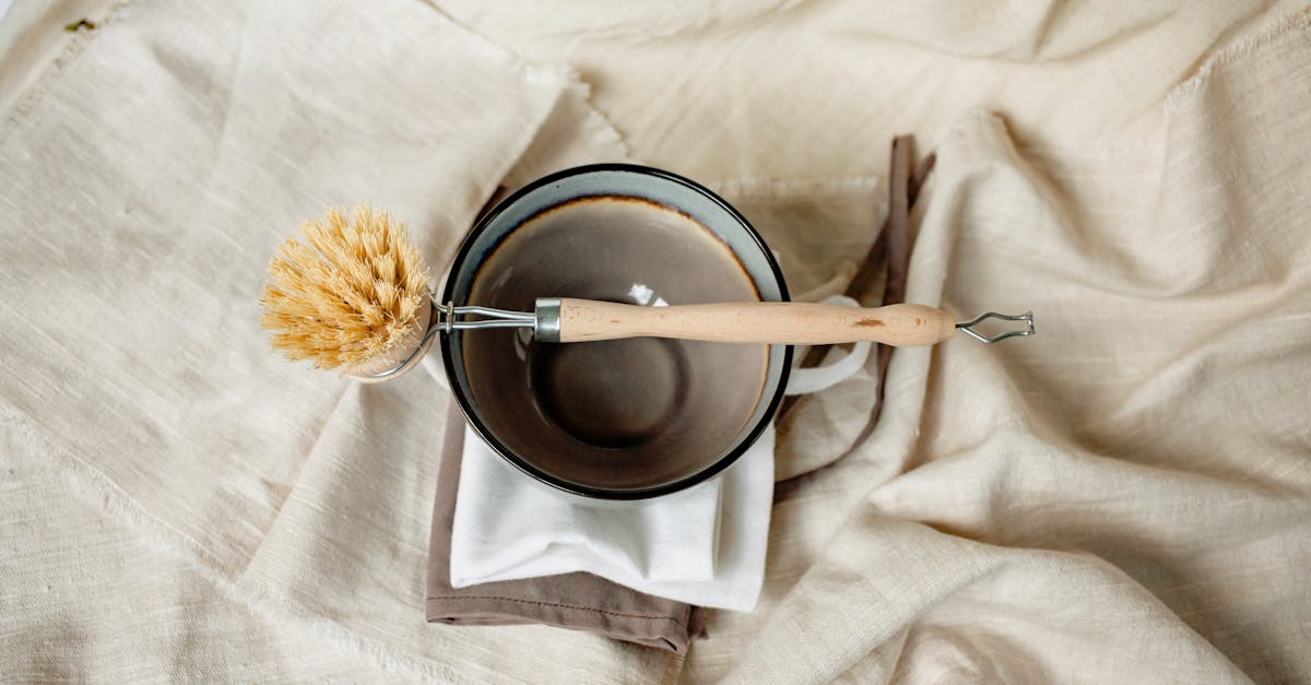 découvrez comment adopter une consommation textile durable grâce à des conseils pratiques, des choix responsables et des solutions pour réduire votre impact environnemental tout en restant à la mode.