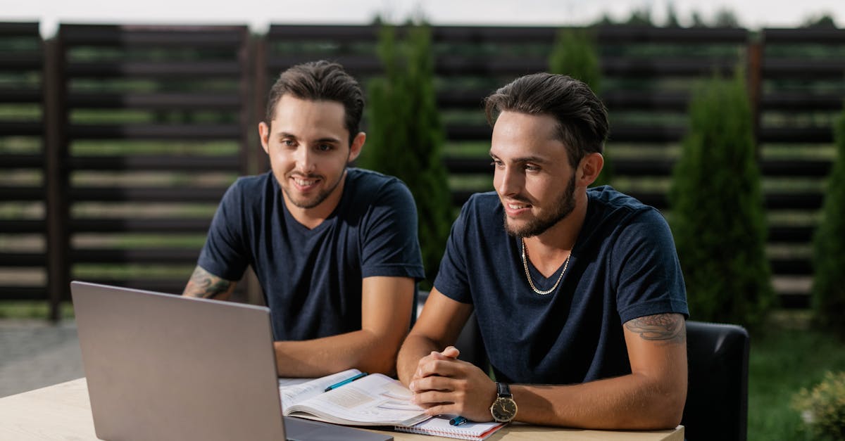 découvrez ce qu'est le digital twin : une technologie innovante permettant de créer une réplique virtuelle d'un objet, d'un processus ou d'un système afin d'optimiser la gestion, l'analyse et la prise de décision en temps réel.