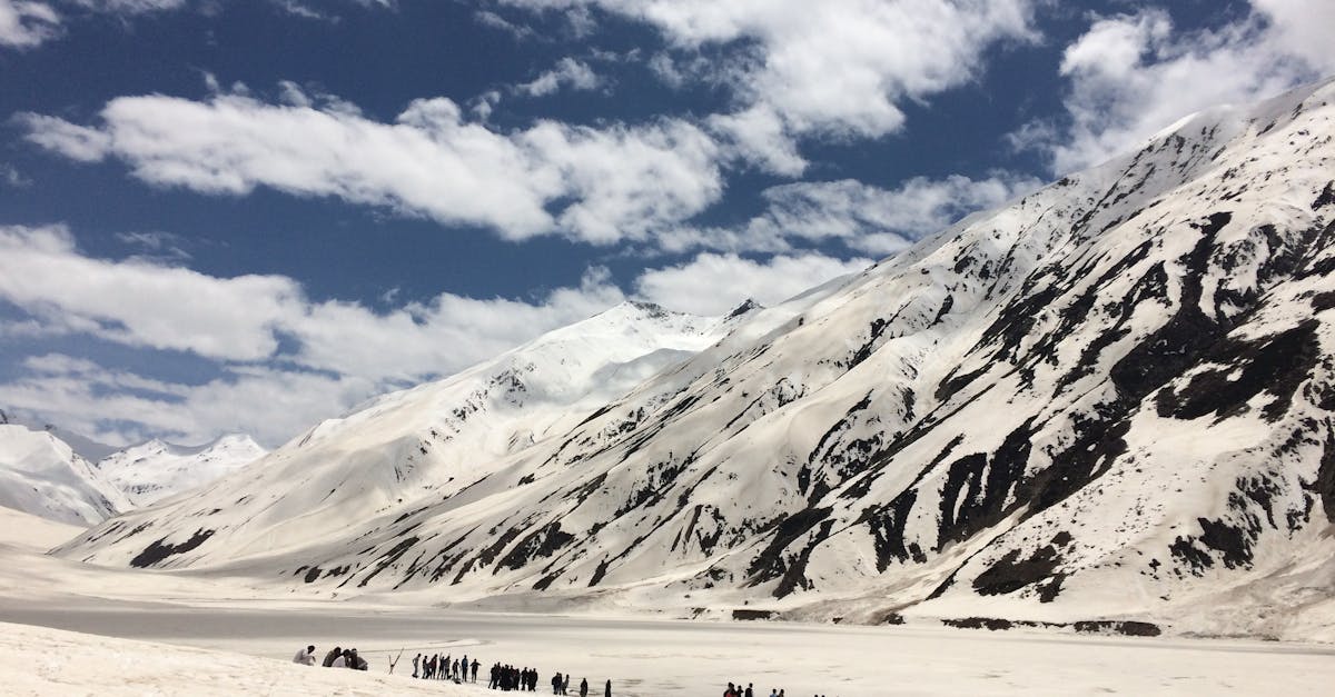 explorez les défis climatiques actuels et découvrez les solutions pour protéger notre planète face au changement climatique.