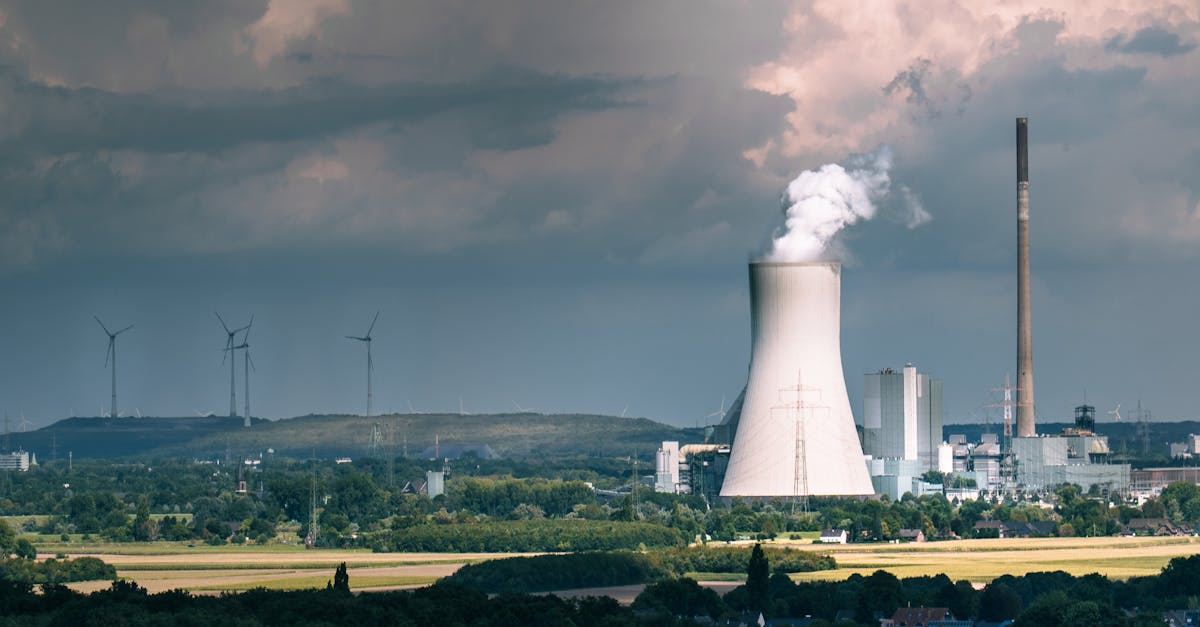 découvrez les objectifs et initiatives clés de la politique européenne en matière de climat et d'énergie pour un avenir durable et neutre en carbone.