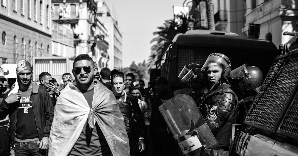 analyse de l'opposition climatique de l'extrême droite : motivations, impacts et enjeux actuels dans le débat environnemental.