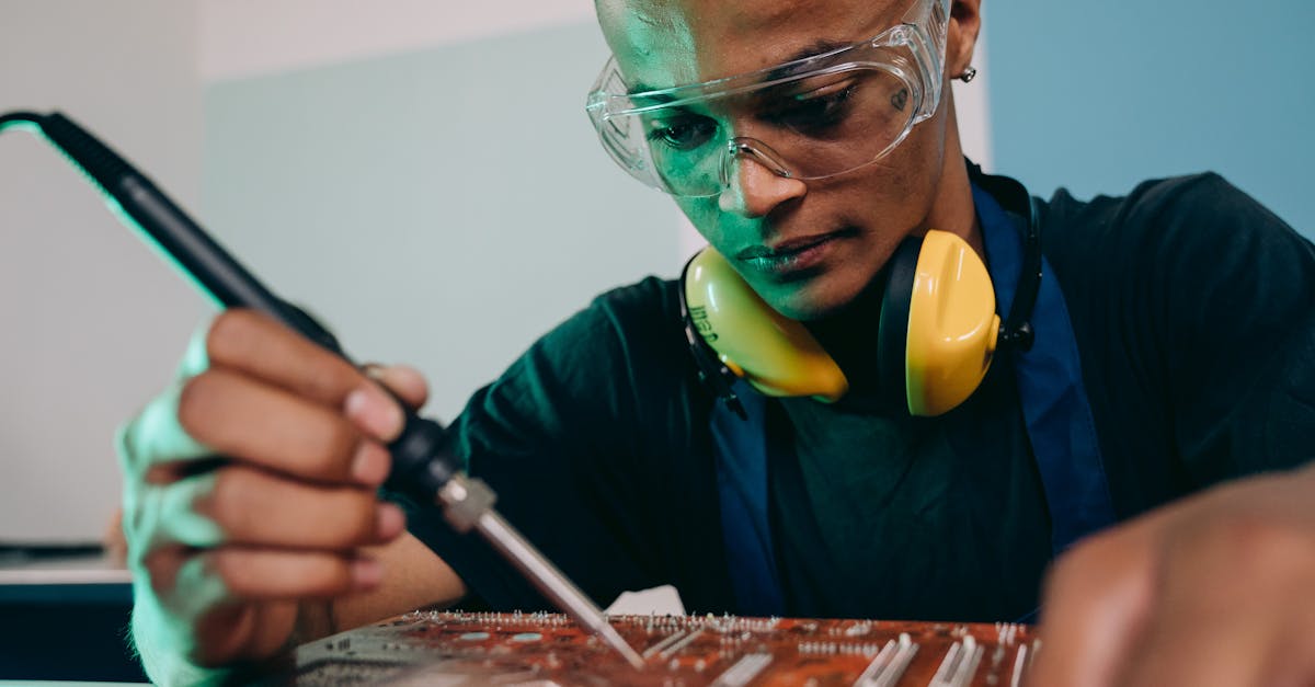 découvrez l’univers des semi-conducteurs : leur rôle clé dans l’électronique, les innovations récentes et leurs applications dans les technologies de pointe.