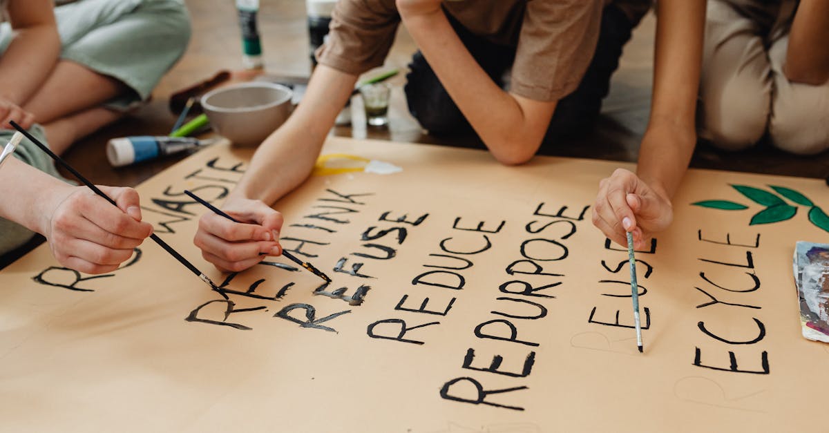 d&eacute;couvrez l'art &eacute;cologique, une expression cr&eacute;ative qui sensibilise &agrave; la protection de l'environnement en utilisant des mat&eacute;riaux durables et des th&egrave;mes nature.