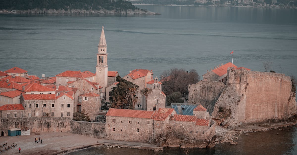 découvrez l'eurozone, une région économique regroupant les pays de l'union européenne ayant adopté l'euro comme monnaie commune, favorisant la coopération économique et la stabilité financière.