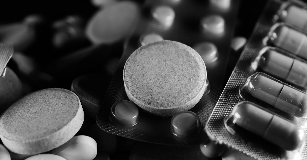 découvrez les enjeux de la résistance aux antibiotiques, ses causes, ses conséquences pour la santé publique et les solutions pour lutter contre ce phénomène inquiétant.