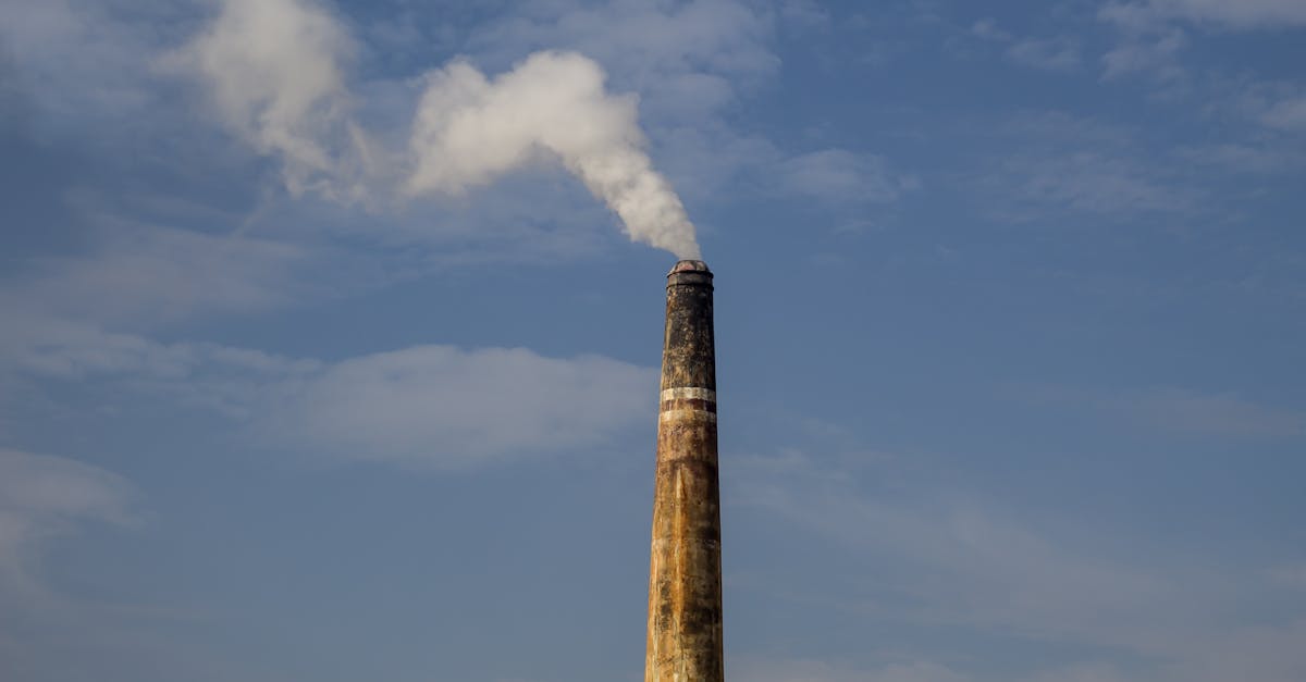 d&eacute;couvrez les sources, les impacts et les solutions pour r&eacute;duire les &eacute;missions de m&eacute;thane, un puissant gaz &agrave; effet de serre contribuant au changement climatique.