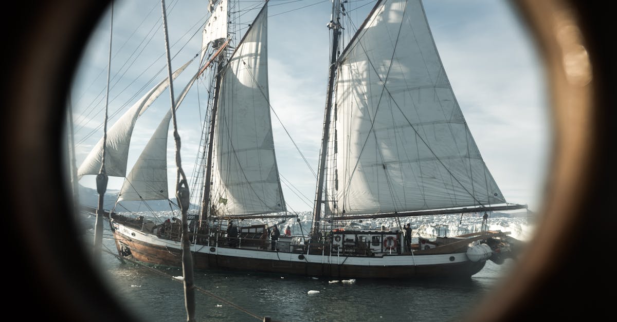 d&eacute;couvrez l'art de la voile : conseils, techniques et destinations pour naviguer en toute libert&eacute; et profiter du plaisir de la mer.