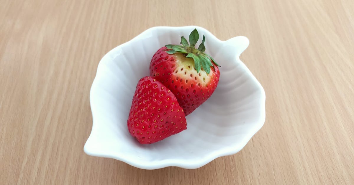 d&eacute;couvrez tout sur la fraise : ses bienfaits, ses recettes savoureuses et comment choisir les meilleures fraises pour vos desserts et collations.