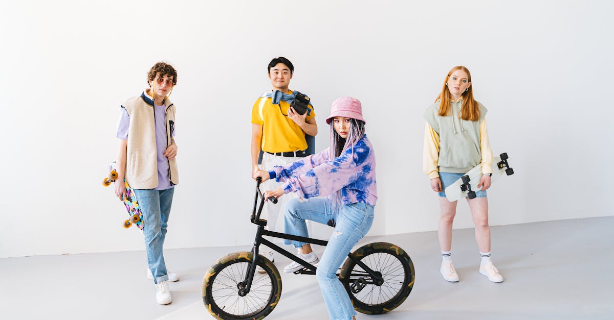 découvrez tout sur la jeunesse, ses défis, ses passions et son énergie qui façonnent l'avenir.