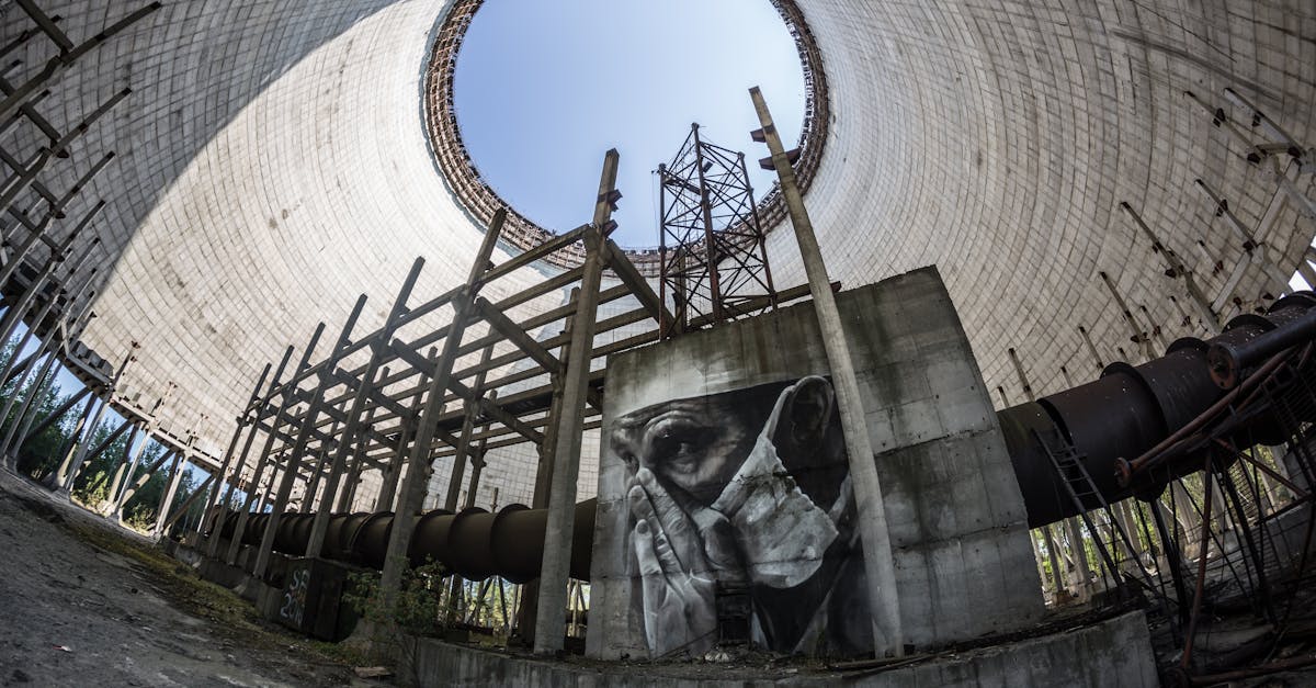 d&eacute;couvrez l'histoire de tchernobyl, site de la catastrophe nucl&eacute;aire de 1986, son impact environnemental et humain, ainsi que les le&ccedil;ons tir&eacute;es de cet &eacute;v&eacute;nement tragique.
