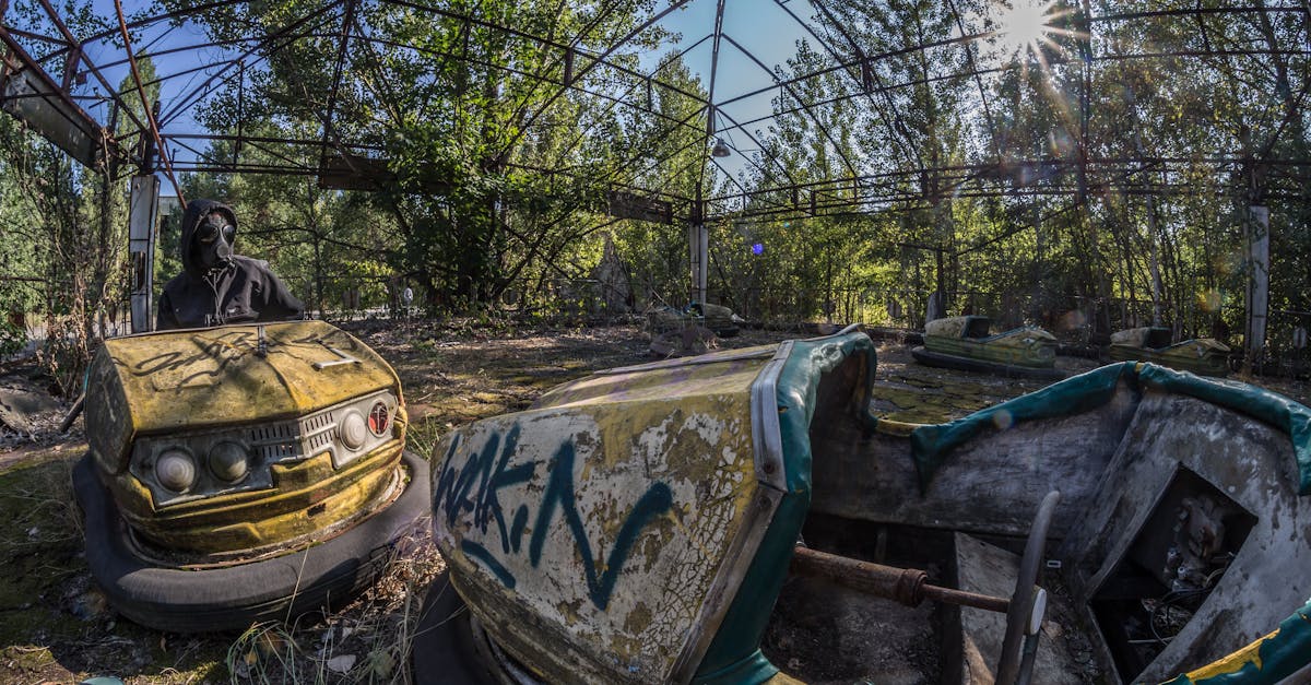 d&eacute;couvrez l'histoire de tchernobyl, site de la catastrophe nucl&eacute;aire de 1986, ses cons&eacute;quences environnementales et humaines, ainsi que la zone d'exclusion qui fascine encore aujourd'hui.