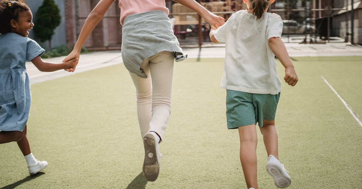 informations essentielles et conseils pratiques pour assurer la sant&eacute; et le bien-&ecirc;tre des enfants &agrave; chaque &eacute;tape de leur croissance.