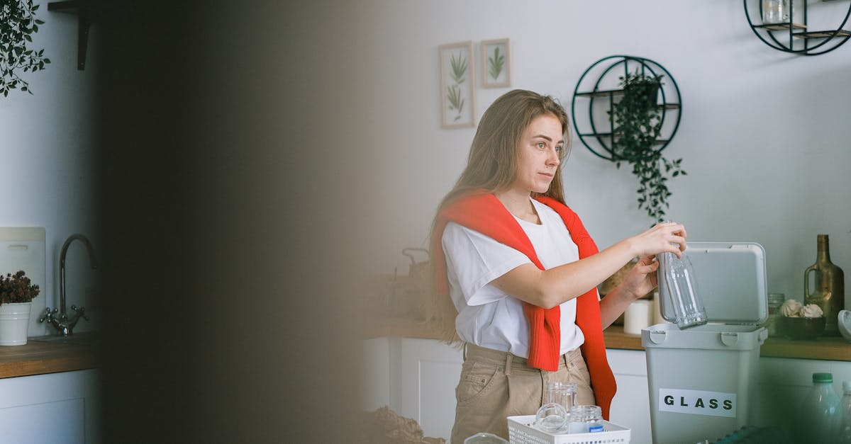 d&eacute;couvrez l'importance du recyclage du verre, ses b&eacute;n&eacute;fices pour l'environnement et comment contribuer &agrave; un avenir durable gr&acirc;ce &agrave; une gestion responsable des d&eacute;chets en verre.