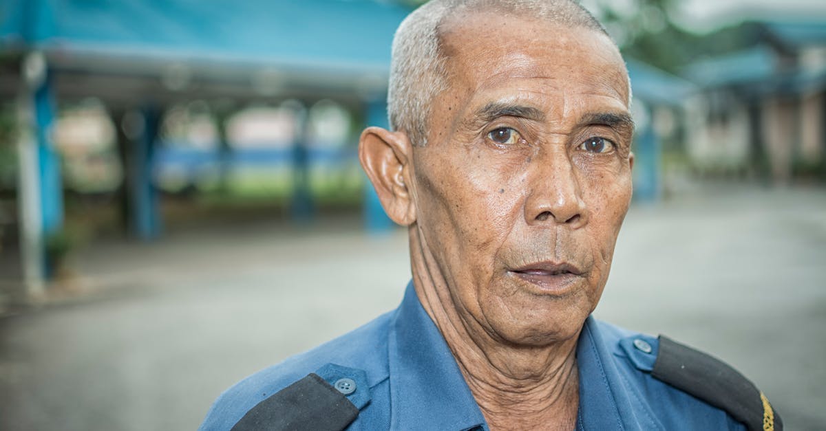 la s&eacute;curit&eacute; humaine : un concept centr&eacute; sur la protection des individus contre les menaces &eacute;conomiques, sociales, environnementales et politiques, garantissant leur bien-&ecirc;tre et leurs droits fondamentaux.