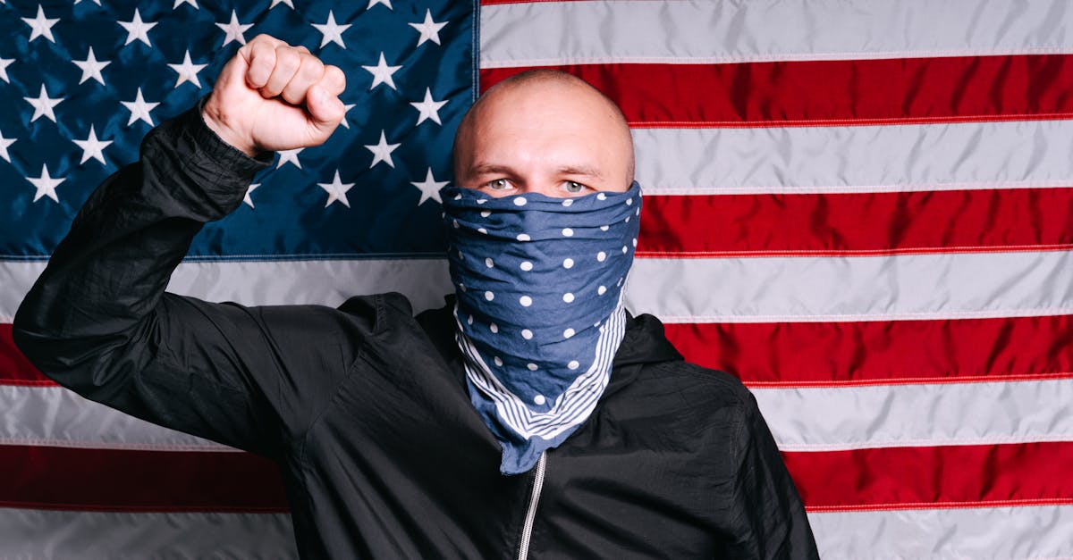 d&eacute;couvrez lee zeldin, homme politique am&eacute;ricain engag&eacute;, connu pour son travail au congr&egrave;s et son influence dans la politique de l'&eacute;tat de new york.