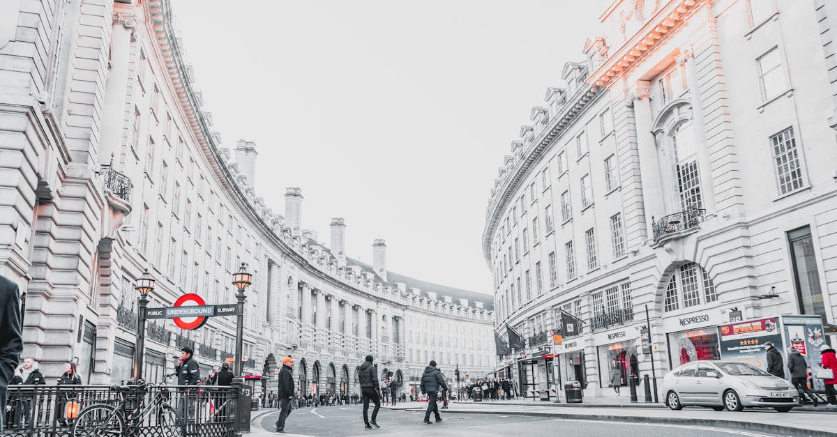 d&eacute;couvrez tout sur les zones &agrave; faibles &eacute;missions, leurs r&egrave;gles et comment elles contribuent &agrave; am&eacute;liorer la qualit&eacute; de l'air en r&eacute;duisant la pollution urbaine.