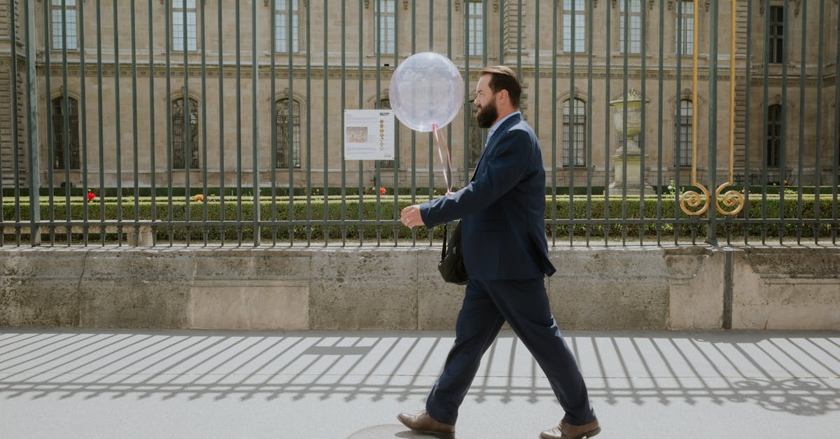 découvrez les dernières informations et analyses concernant la démission possible d'emmanuel macron, président de la république française.