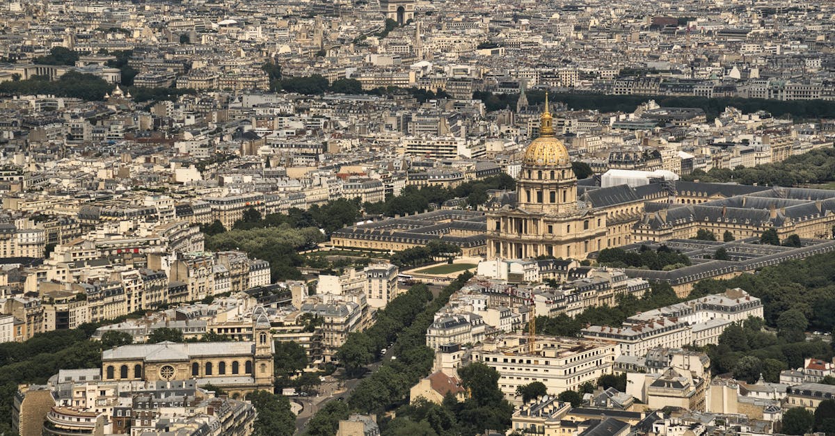 d&eacute;couvrez l'h&ocirc;tel de ville de paris, un symbole embl&eacute;matique au c&oelig;ur de la capitale fran&ccedil;aise, alliant histoire, architecture et vie municipale dynamique.