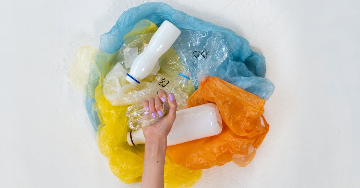 découvrez notre gamme de condiments fabriqués à partir de plastique recyclé, alliant durabilité et praticité pour un choix écologique au quotidien.