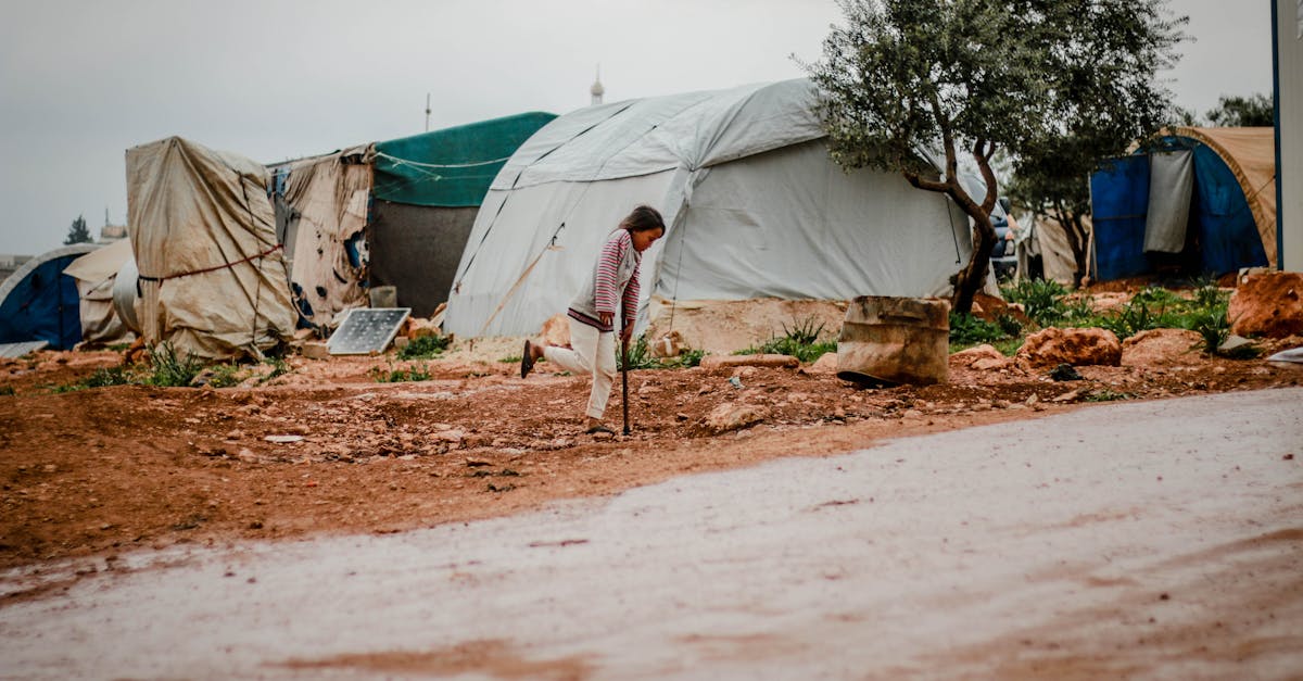 d&eacute;couvrez nos shelters climatiques con&ccedil;us pour vous prot&eacute;ger efficacement contre les conditions m&eacute;t&eacute;orologiques extr&ecirc;mes tout en garantissant confort et s&eacute;curit&eacute;.