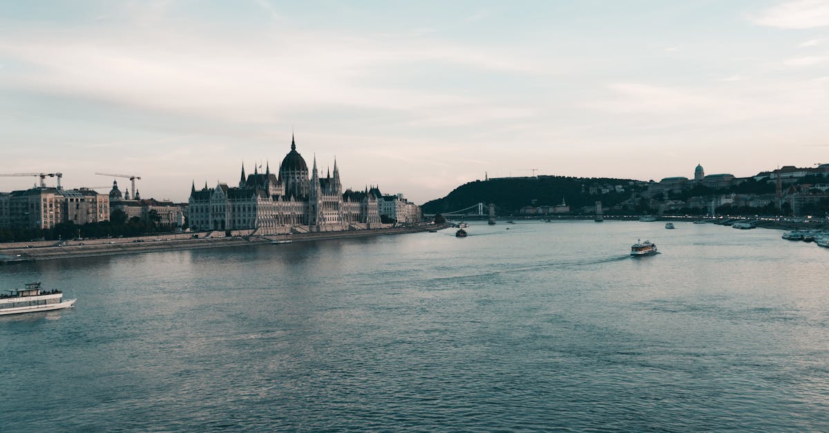d&eacute;couvrez l'europe, un continent riche en histoire, culture et diversit&eacute;. explorez ses villes embl&eacute;matiques, ses paysages vari&eacute;s et ses traditions uniques.